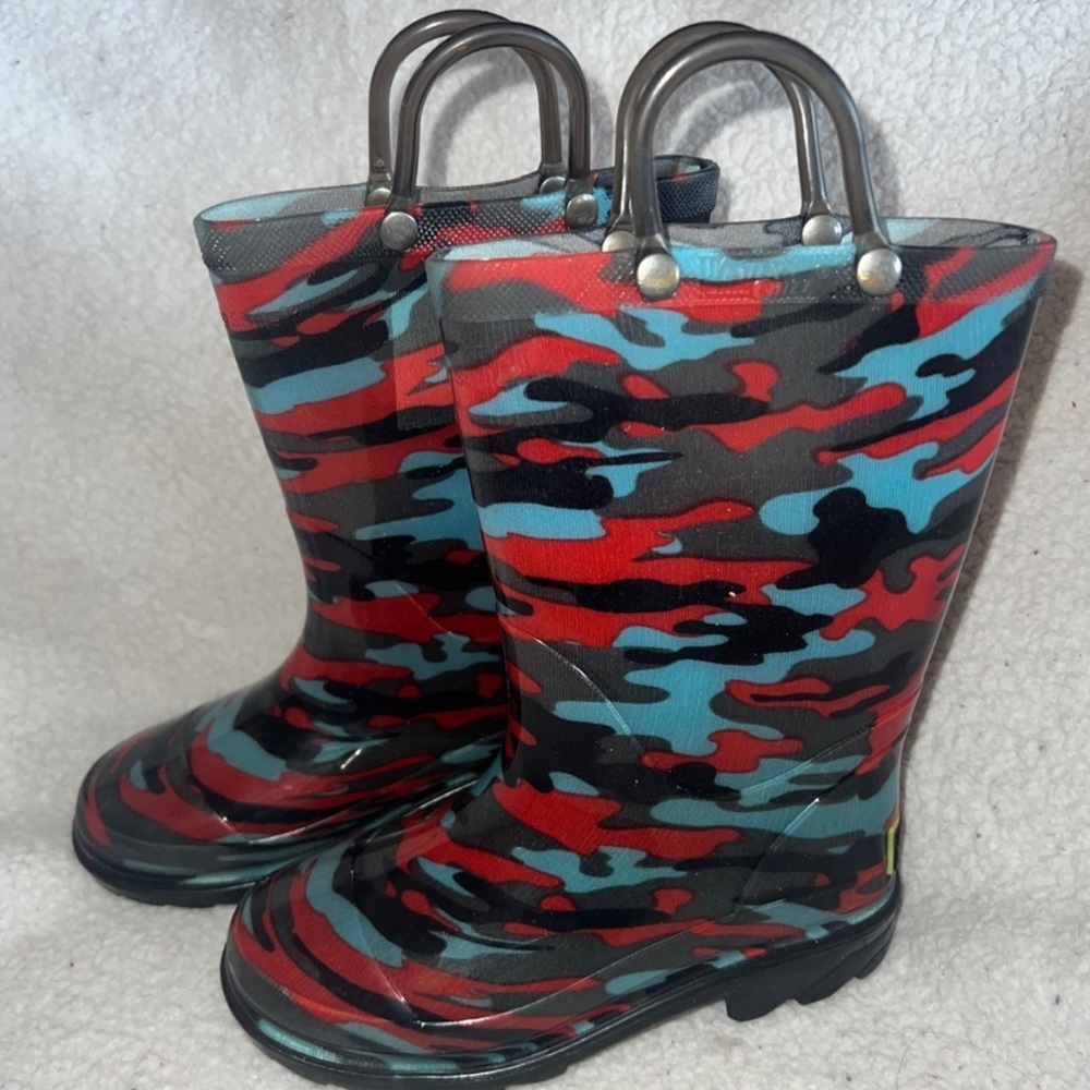 Western Chief Toddler Beach Camo Light Up Rainboots | Red | Blue |